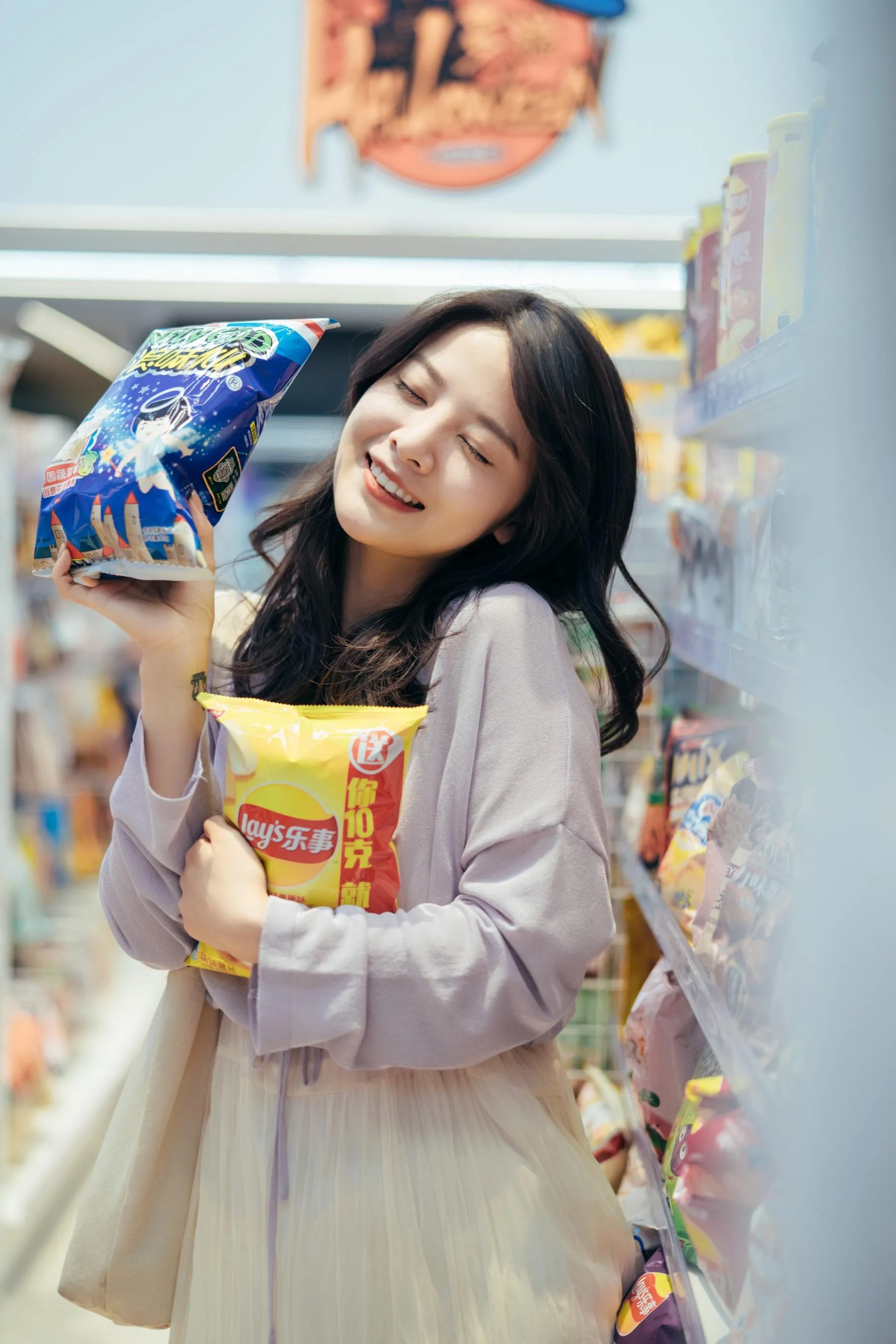 [YITUYU艺图语]2022.01.26 一大堆零食，便利店里的小满足 喵喵喵是锦儿呀 [26P]插图2